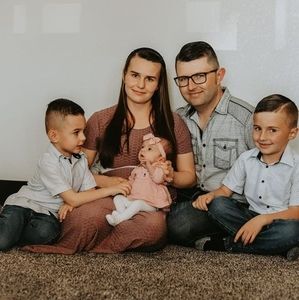 Meet your Posher, Eva